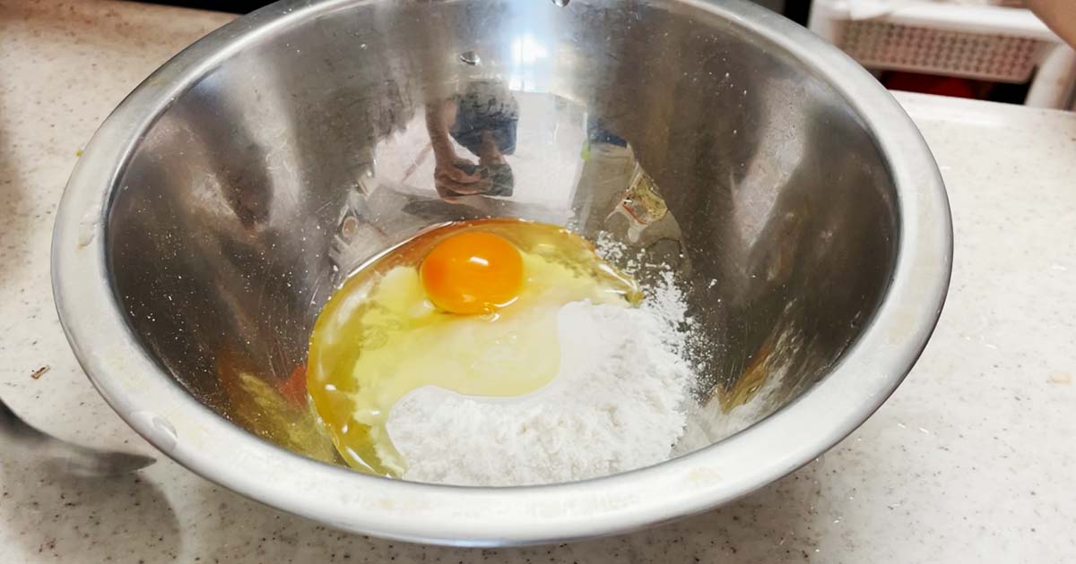 材料は米粉と全卵…これだけ