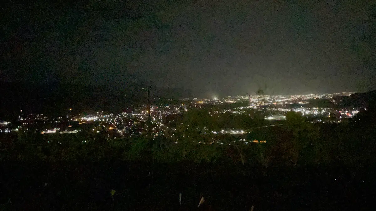 中央自動車道「諏訪湖SA」からみた夜景