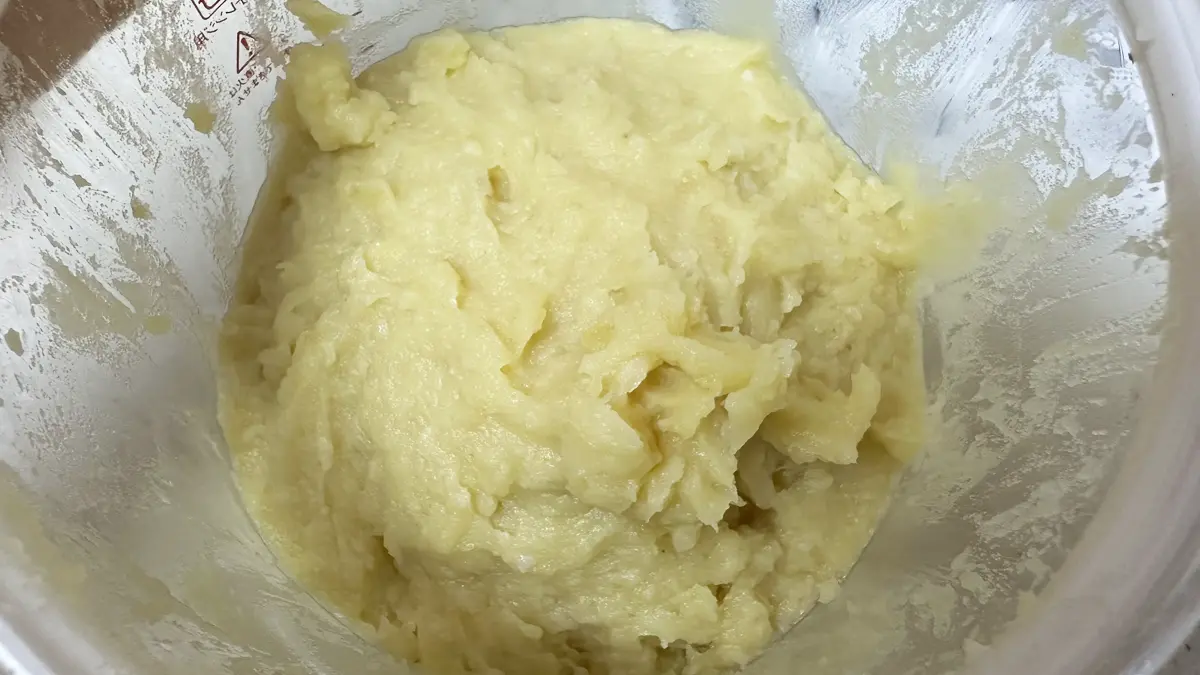 しっとりした発酵さつまいもあんの完成！クリームのようにツノが立っている