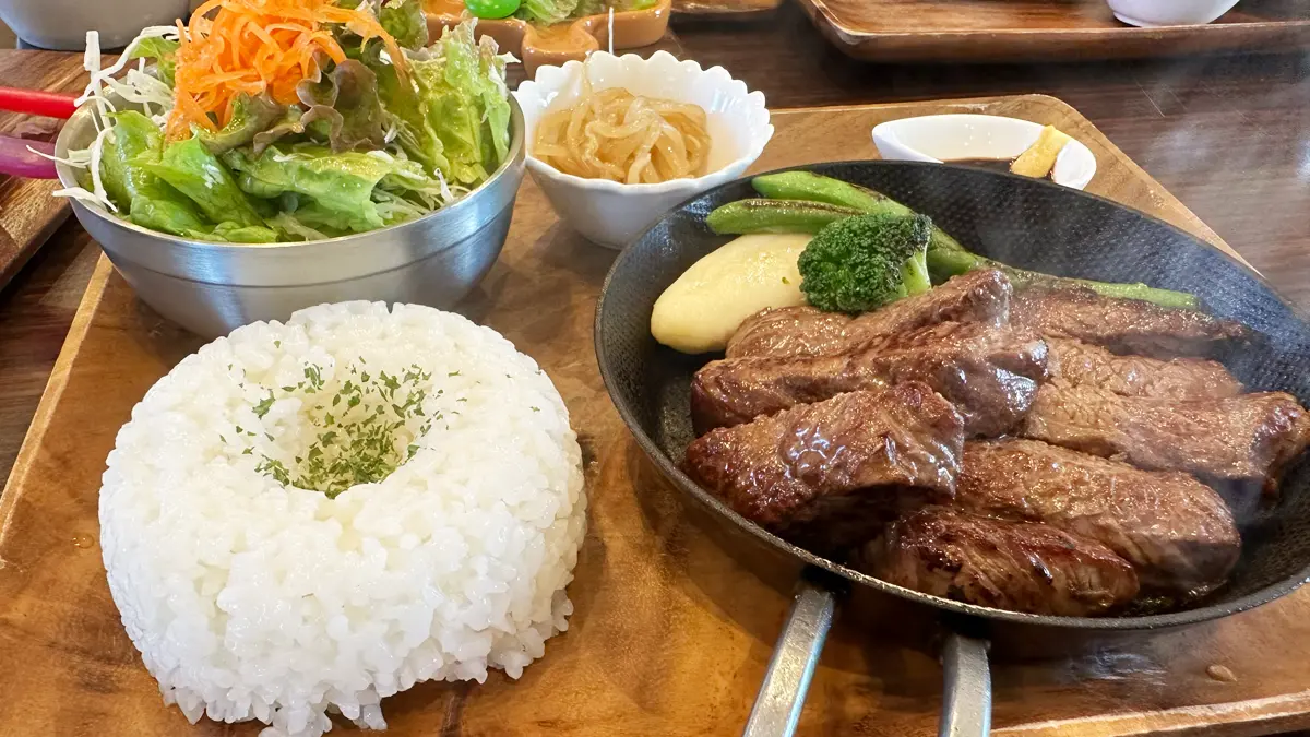 「Dog cafe Panse」さんで食べた国産牛ステーキ