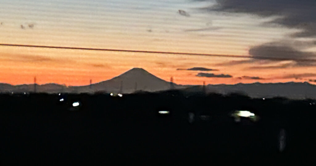 車中から見る富士山