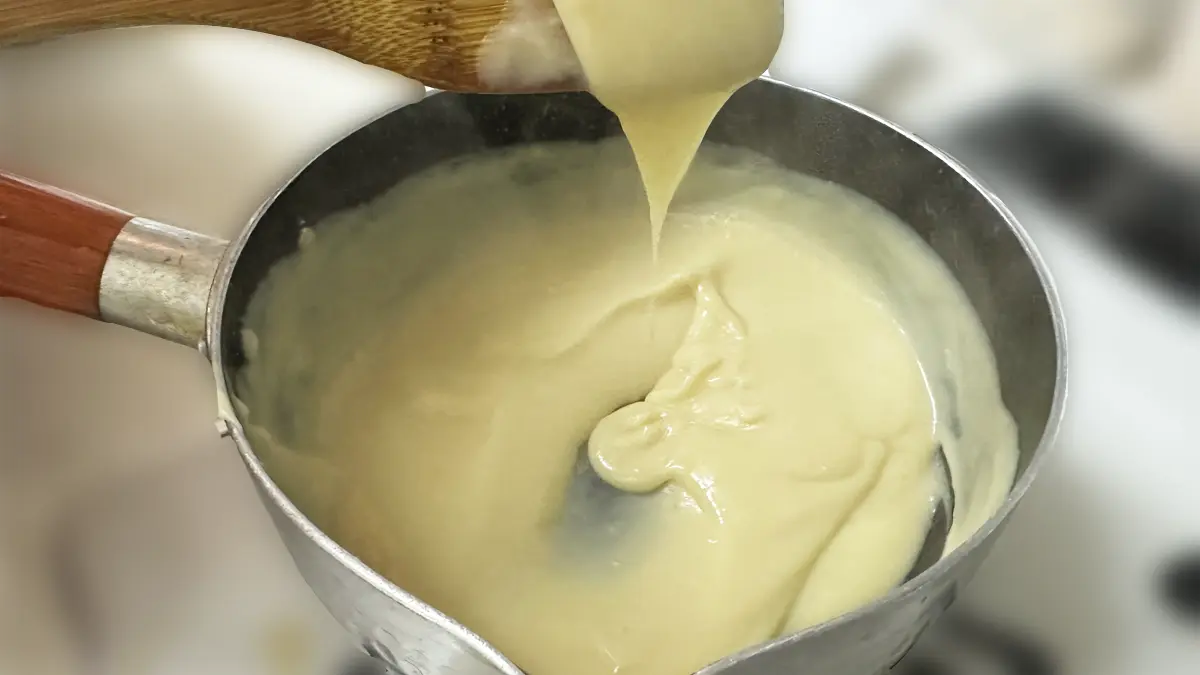 加熱を続けてポタポタと落ちるくらいまでとろみが出てきた様子