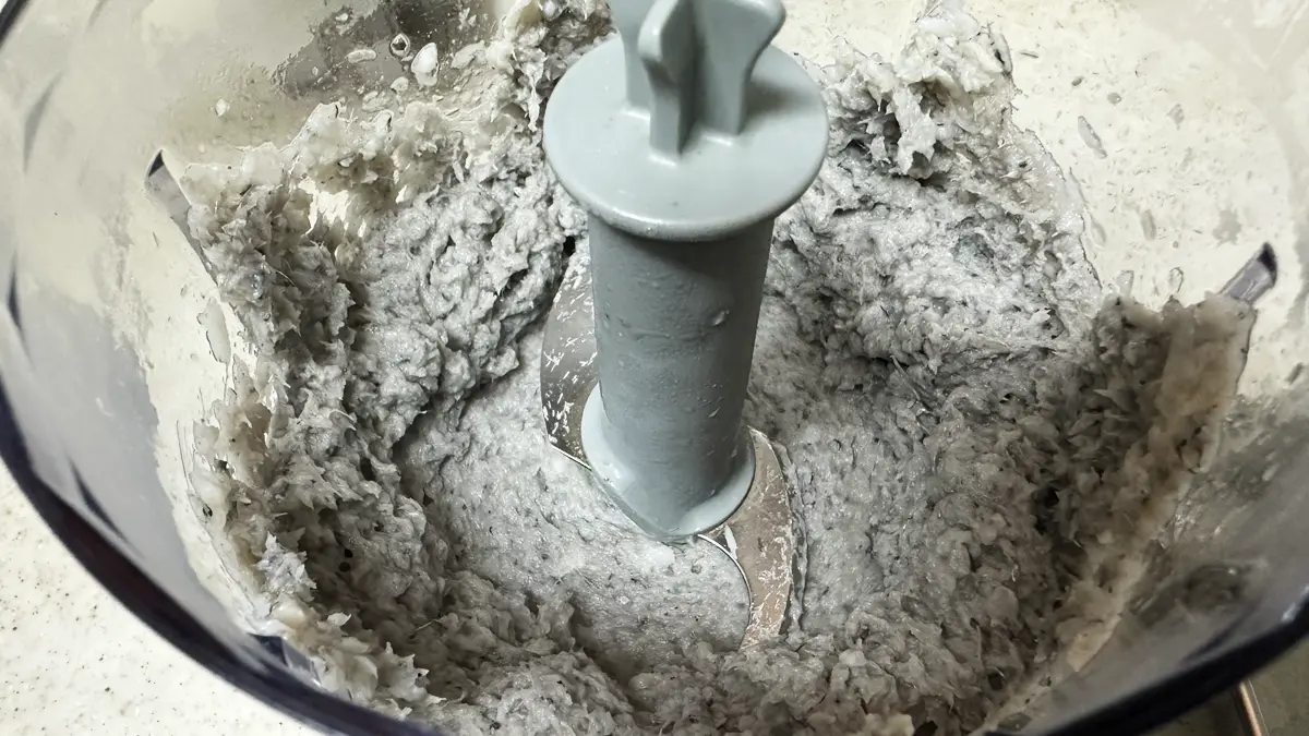 フードプロセッサーでミンチ状になったメヒカリ