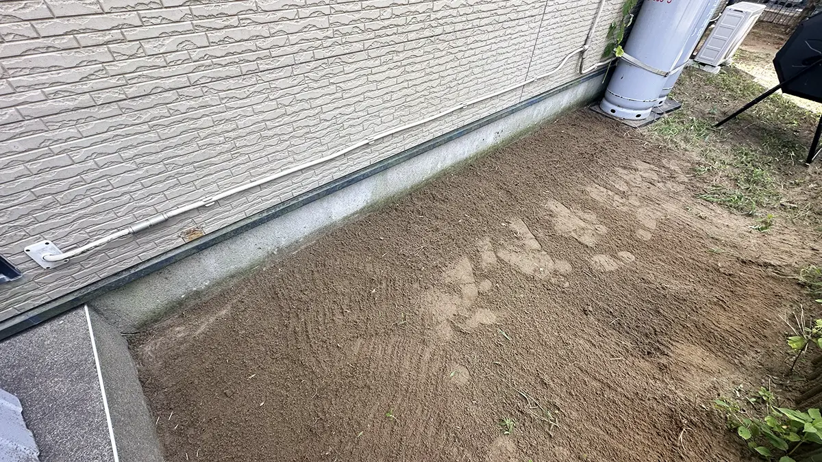 コンポスト置き場の草刈り