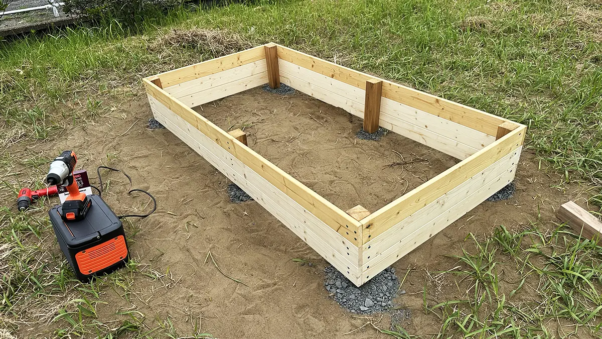 レイズドベッド完成!中身はまだ空